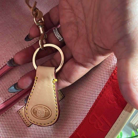 DOONEY AND BOURKE RED CANVAS LEATHER STRAP XL LOGO TOTE TRAVEL SHOULDER BAG NWOT - Picture 7 of 11